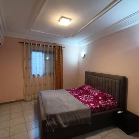 Residence Deluxe Yaounde Luaran gambar